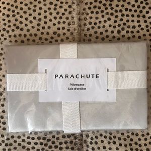 Parachute Standard Silk Pillowcase in Grey